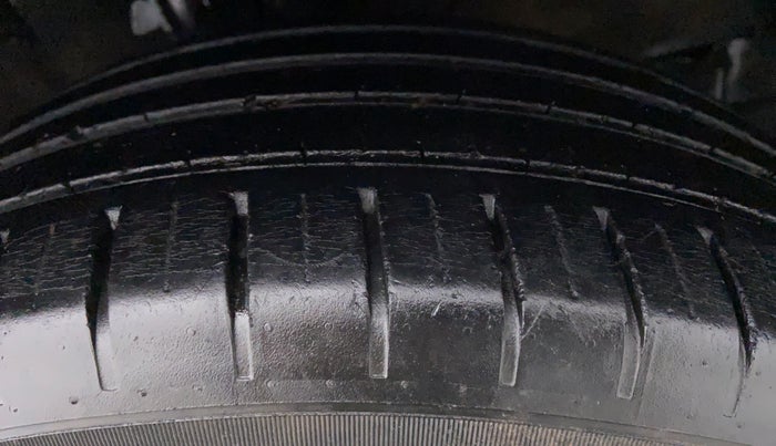 2017 Maruti Baleno ALPHA 1.2 K12, Petrol, Manual, 69,715 km, Right Rear Tyre Tread