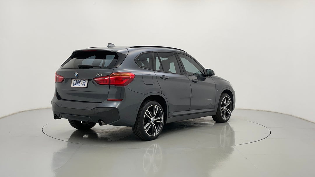 Right Back Diagonal (45- Degree) View