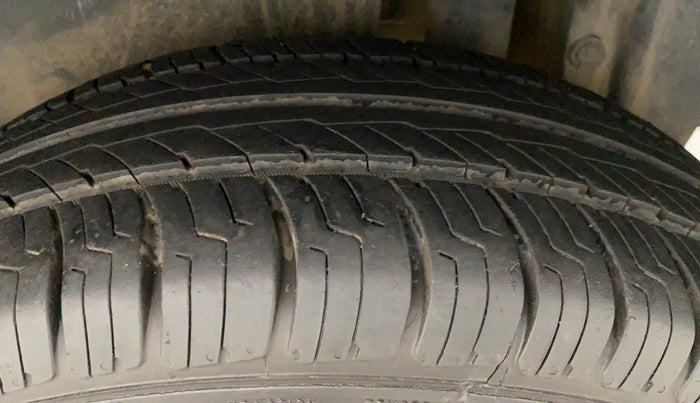 2017 Maruti Swift ZDI, Diesel, Manual, 66,258 km, Left Rear Tyre Tread
