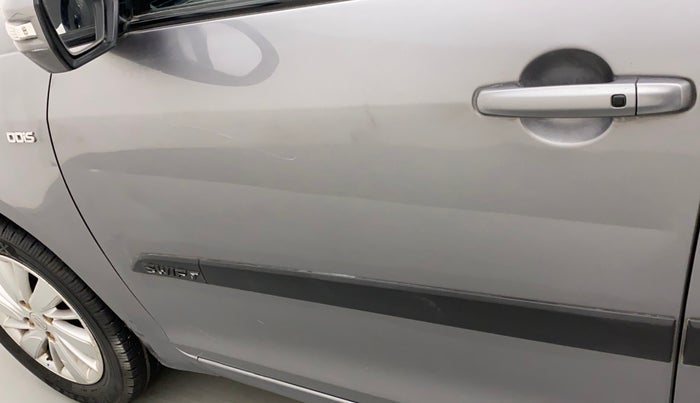 2017 Maruti Swift ZDI, Diesel, Manual, 66,258 km, Front passenger door - Slightly dented