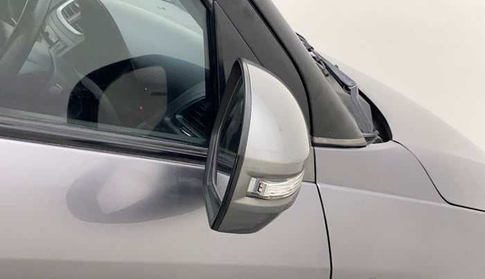 2017 Maruti Swift ZDI, Diesel, Manual, 66,258 km, Right rear-view mirror - Mirror motor not working