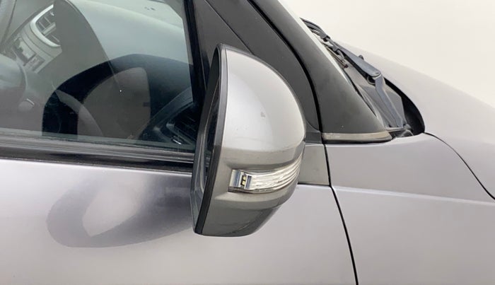2017 Maruti Swift ZDI, Diesel, Manual, 66,258 km, Right rear-view mirror - Minor scratches