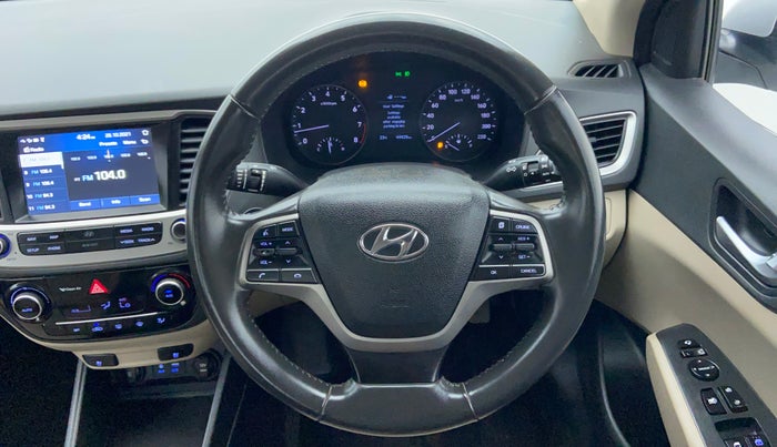 2018 Hyundai Verna 1.6 SX VTVT (O), Petrol, Manual, 45,513 km, Steering Wheel Close-up
