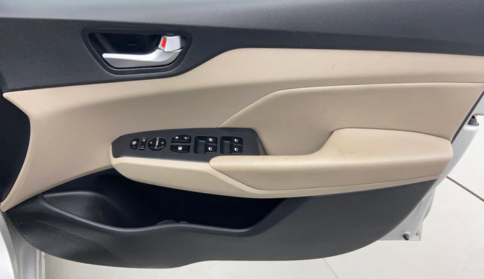 2018 Hyundai Verna 1.6 SX VTVT (O), Petrol, Manual, 45,513 km, Driver Side Door Panels Controls