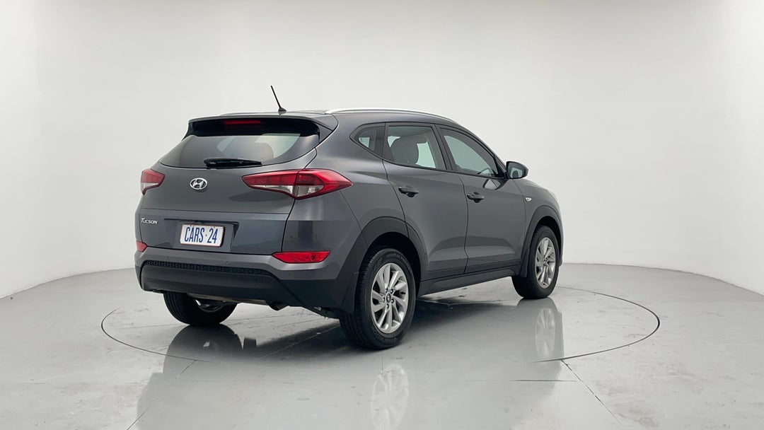 Right Back Diagonal (45- Degree) View