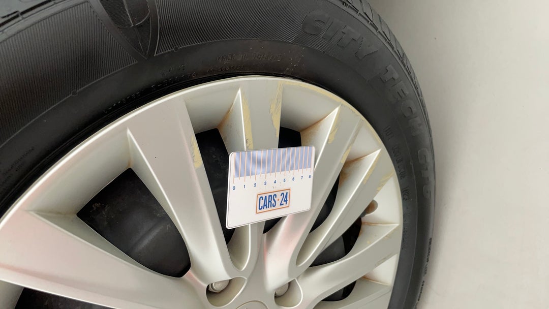 Wheels Hubcap Front LHS Scratch