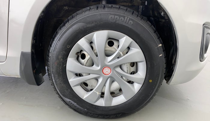 2015 Maruti Swift LXI D, Petrol, Manual, 41,648 km, Right Front Wheel