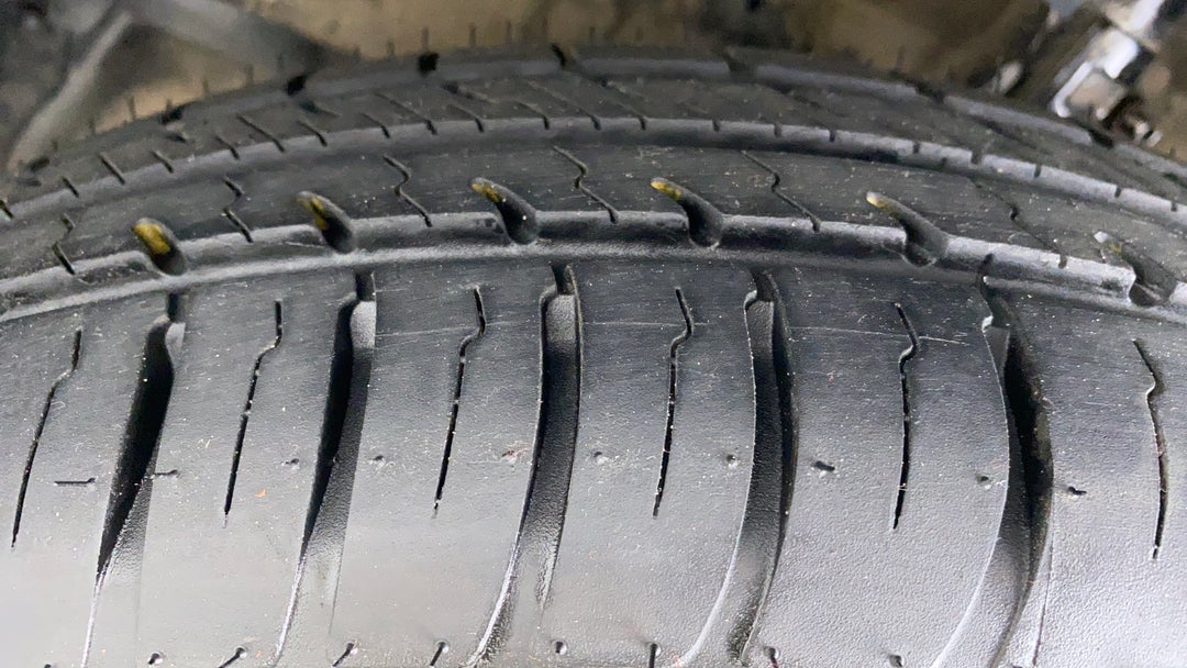 Left Front Tyre Tread