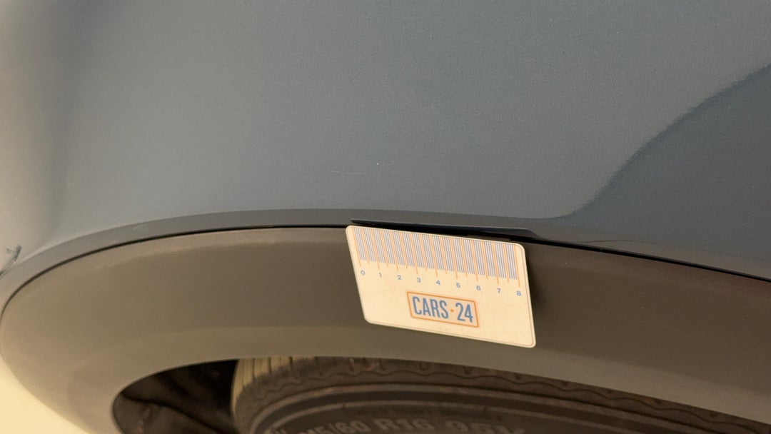 Quarter Panel Front LHS Guard Scratch