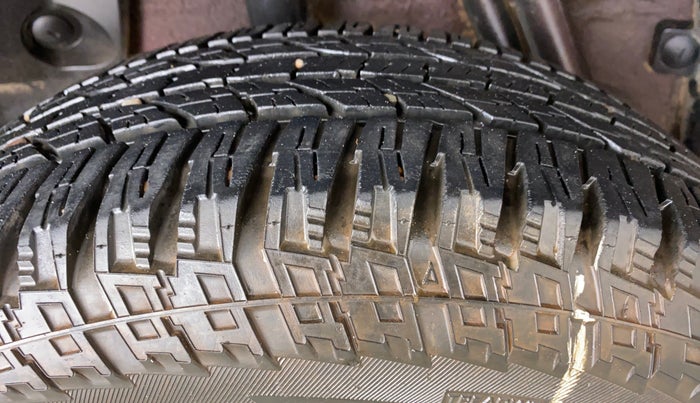 2016 Nissan Terrano XL P, Petrol, Manual, 92,369 km, Right Rear Tyre Tread