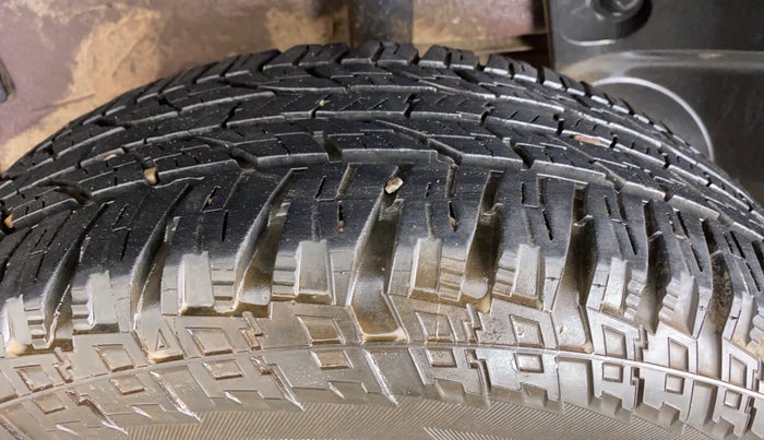 2016 Nissan Terrano XL P, Petrol, Manual, 92,369 km, Left Rear Tyre Tread