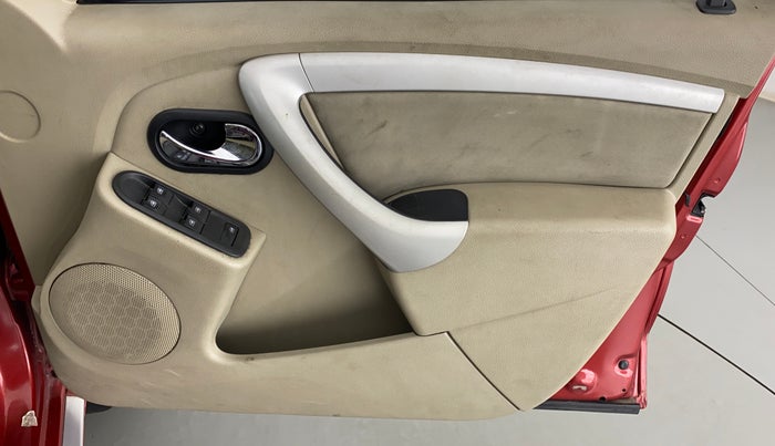 2016 Nissan Terrano XL P, Petrol, Manual, 92,369 km, Driver Side Door Panels Control