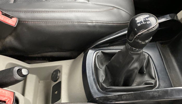 2015 Ford Ecosport TREND+ 1.5L DIESEL, Diesel, Manual, 1,22,578 km, Gear lever - Knob has minor damage