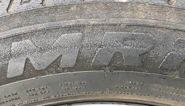2016 Maruti Vitara Brezza ZDI PLUS, Diesel, Manual, 1,37,772 km, Left front tyre - Minor crack