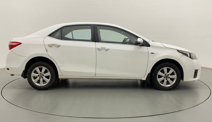 2014 Toyota Corolla Altis G PETROL, Petrol, Manual, 83,820 km, Right Side View