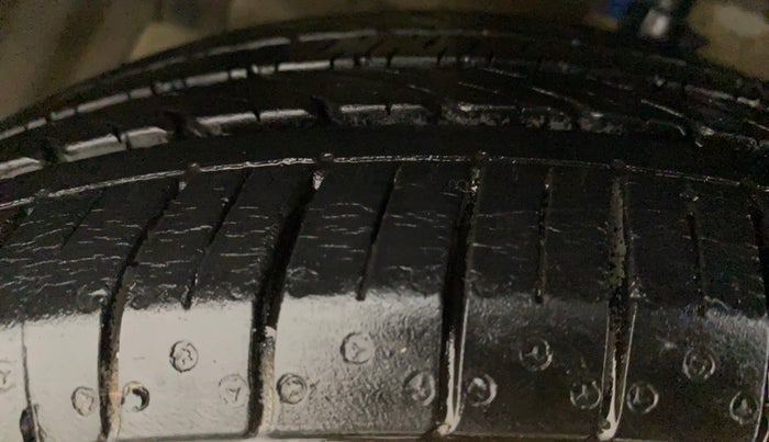2020 Maruti Ciaz ALPHA 1.5 SHVS PETROL, Petrol, Manual, 11,909 km, Left Front Tyre Tread