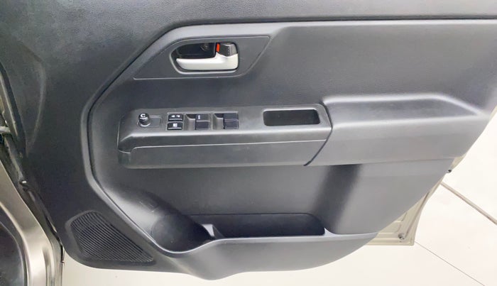 2020 Maruti New Wagon-R VXI (O) 1.2, Petrol, Manual, 32,577 km, Driver Side Door Panels Control