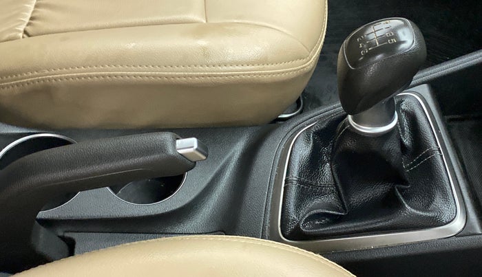 2019 Hyundai Verna 1.6 CRDI SX, Diesel, Manual, 62,996 km, Gear Lever