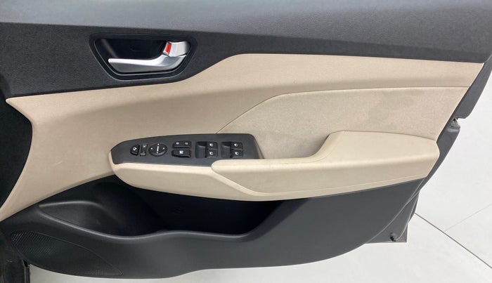 2019 Hyundai Verna 1.6 CRDI SX, Diesel, Manual, 62,996 km, Driver Side Door Panels Control