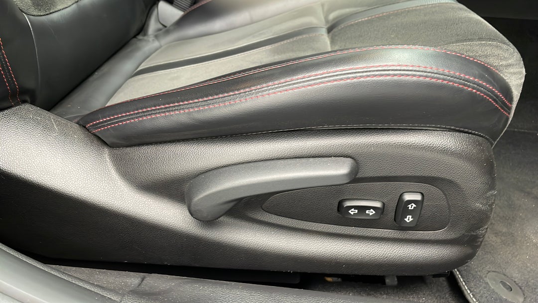 2016 Holden Commodore Sv6 Black Edition, Automatic, 55128 km, Drivers Side Adjustment Panel