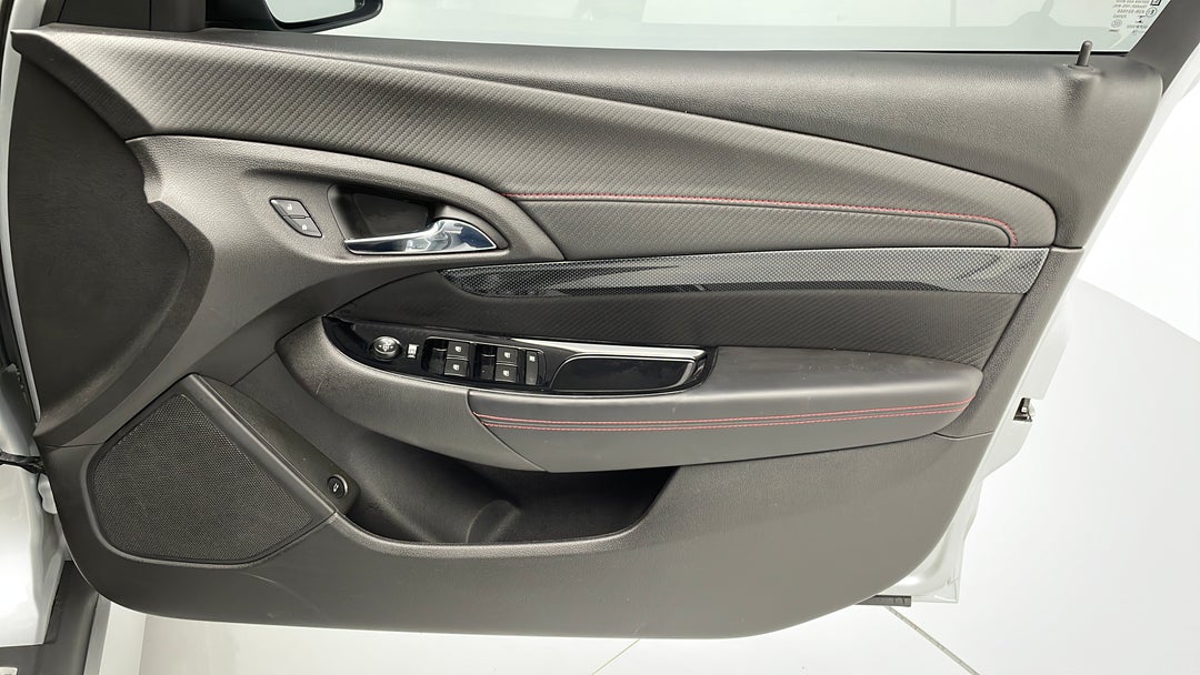 2016 Holden Commodore Sv6 Black Edition, Automatic, 55128 km, Speaker View