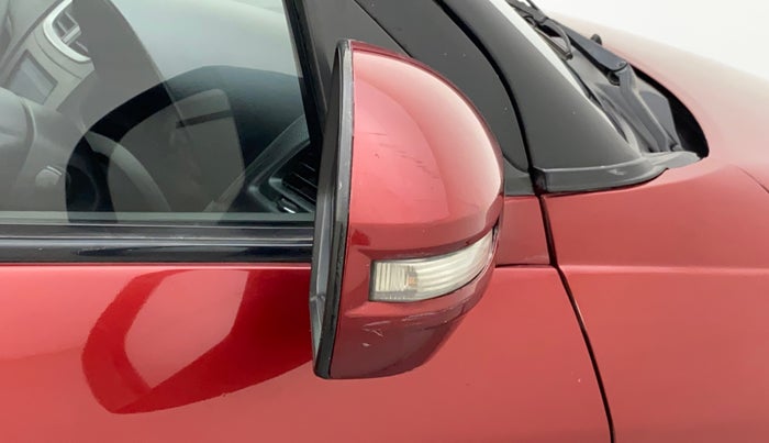 2014 Maruti Swift VDI, Diesel, Manual, 1,02,174 km, Right rear-view mirror - Indicator light has minor damage