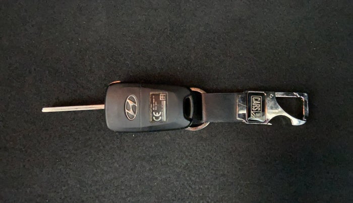 2012 Hyundai Verna FLUIDIC 1.6 EX CRDI, Diesel, Manual, 1,80,921 km, Key Close-up