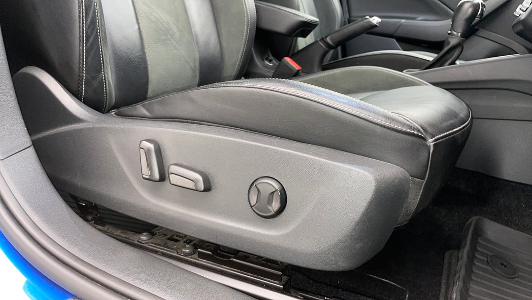 2021 SKODA Kamiq 110tsi Limited Edition, Automatic, 110312 km, Drivers Side Adjustment Panel