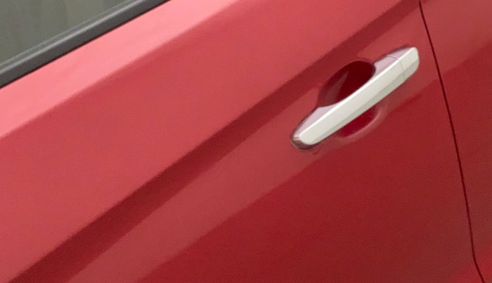 2016 Hyundai Creta SX PLUS 1.6 PETROL, Petrol, Manual, 41,297 km, Front passenger door - Minor scratches