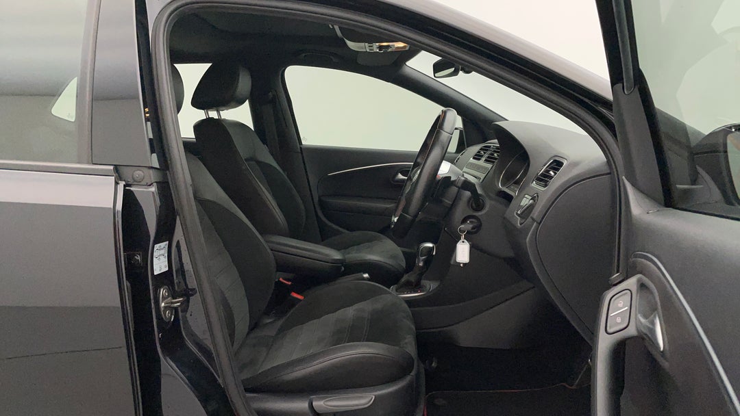 2016 Volkswagen Polo Gti, Automatic, 83216 km, Right Side Front Door Cabin View