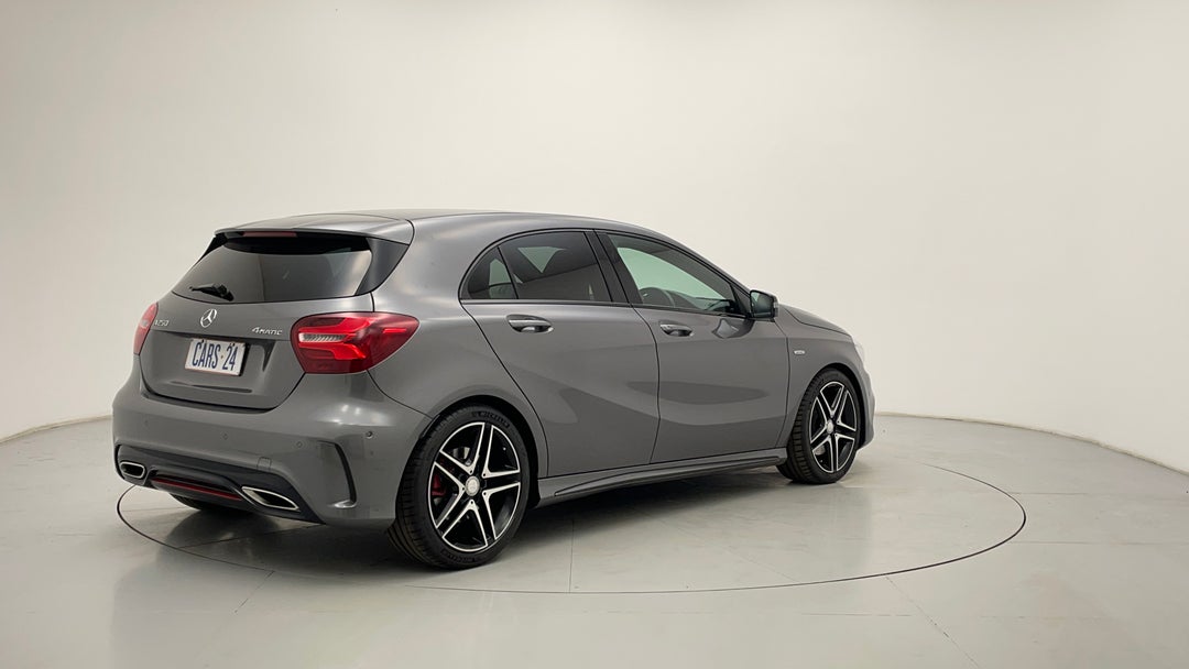 Right Back Diagonal (45- Degree) View