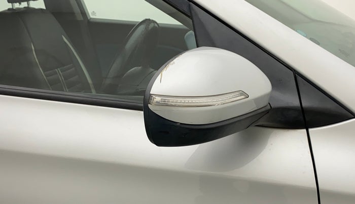 2016 Hyundai i20 Active 1.2 S, Petrol, Manual, 77,147 km, Right rear-view mirror - Indicator light has minor damage