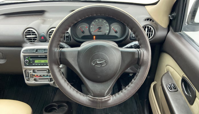 2010 Hyundai Santro Xing GLS, Petrol, Manual, 76,387 km, Steering Wheel Close Up