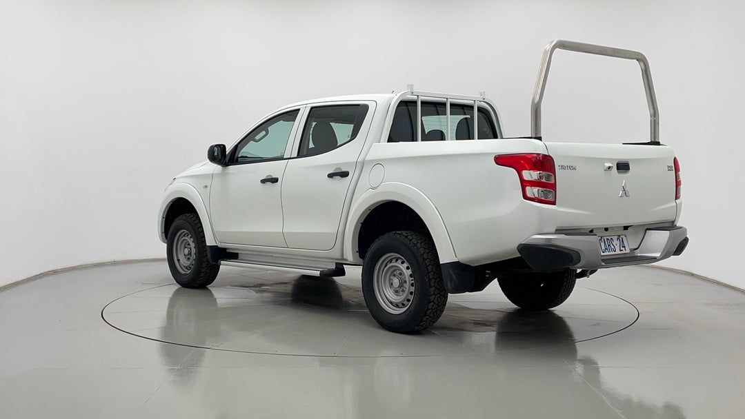 Left Back Diagonal (45- Degree) View