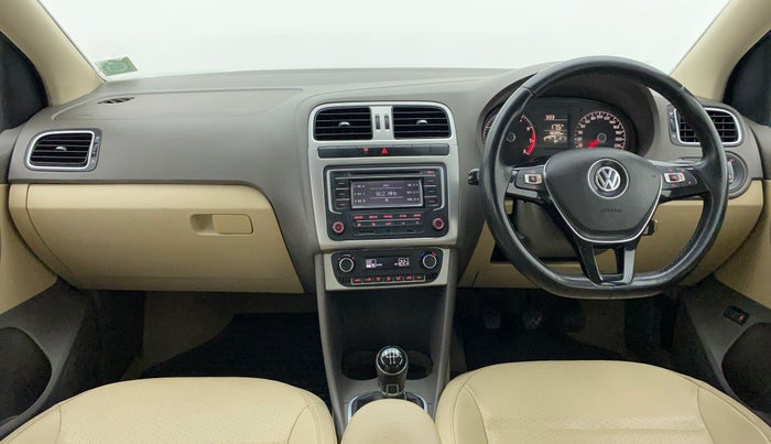 2015 Volkswagen Vento HIGHLINE 1.6 MPI, Petrol, Manual, 56,995 km, Dashboard