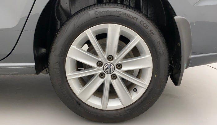 2015 Volkswagen Vento HIGHLINE 1.6 MPI, Petrol, Manual, 56,995 km, Left Rear Wheel