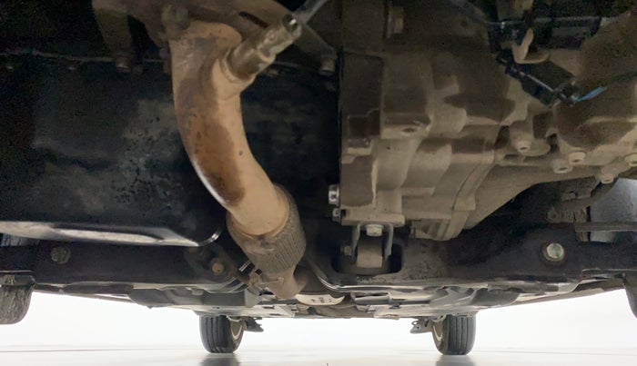 2015 Volkswagen Vento HIGHLINE 1.6 MPI, Petrol, Manual, 56,995 km, Front Underbody