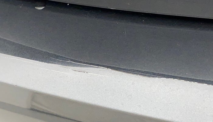 2015 Volkswagen Vento HIGHLINE 1.6 MPI, Petrol, Manual, 56,995 km, Rear bumper - Paint is slightly damaged