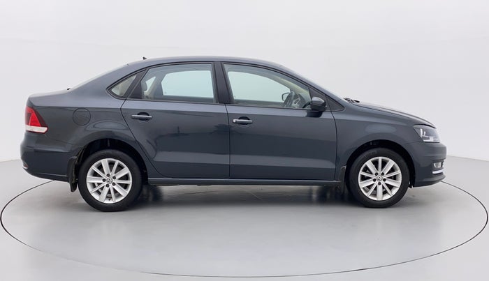 2015 Volkswagen Vento HIGHLINE 1.6 MPI, Petrol, Manual, 56,995 km, Right Side View