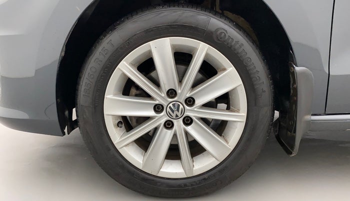 2015 Volkswagen Vento HIGHLINE 1.6 MPI, Petrol, Manual, 56,995 km, Left Front Wheel