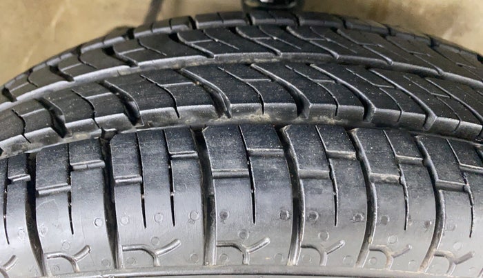 2015 Maruti Alto 800 LXI, Petrol, Manual, 49,139 km, Right Front Tyre Tread