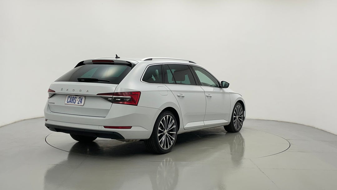 Right Back Diagonal (45- Degree) View