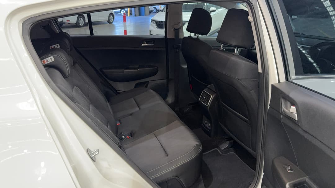 2019 Kia Sportage Si Premium (FWD), Automatic, 98228 km, Right Side Rear Door Cabin View