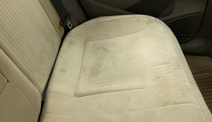 2011 Volkswagen Vento COMFORTLINE 1.6, Petrol, Manual, 96,152 km, Second-row left seat - Cover slightly stained