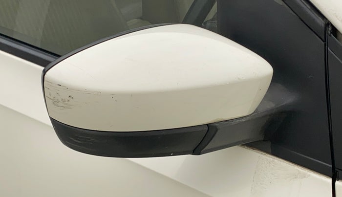 2011 Volkswagen Vento COMFORTLINE 1.6, Petrol, Manual, 96,152 km, Right rear-view mirror - Minor scratches