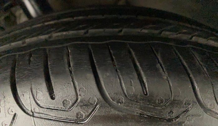 2022 Tata Tiago XT CNG, CNG, Manual, 29,049 km, Left Front Tyre Tread