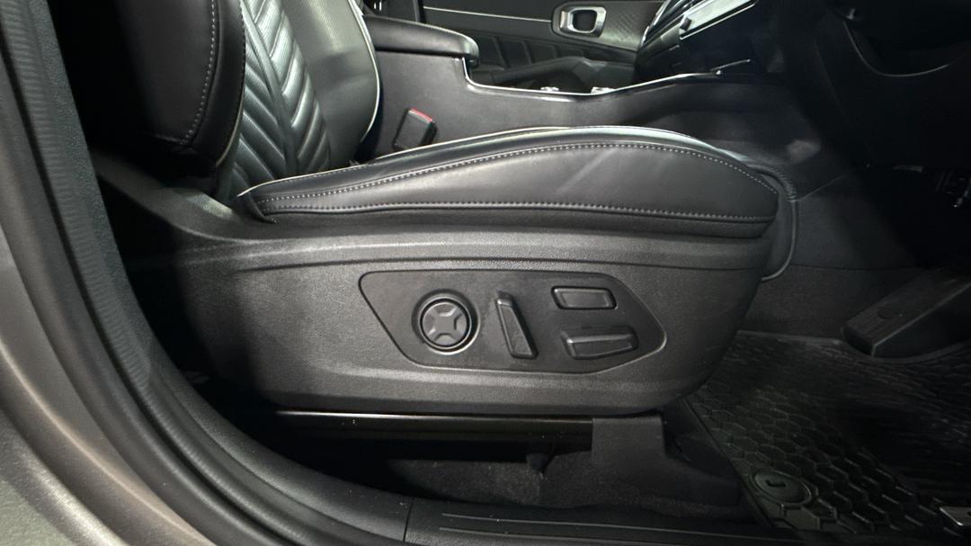 2024 Kia Sorento Gt-line 7 Seat, Automatic, 8060 km, Drivers Side Adjustment Panel
