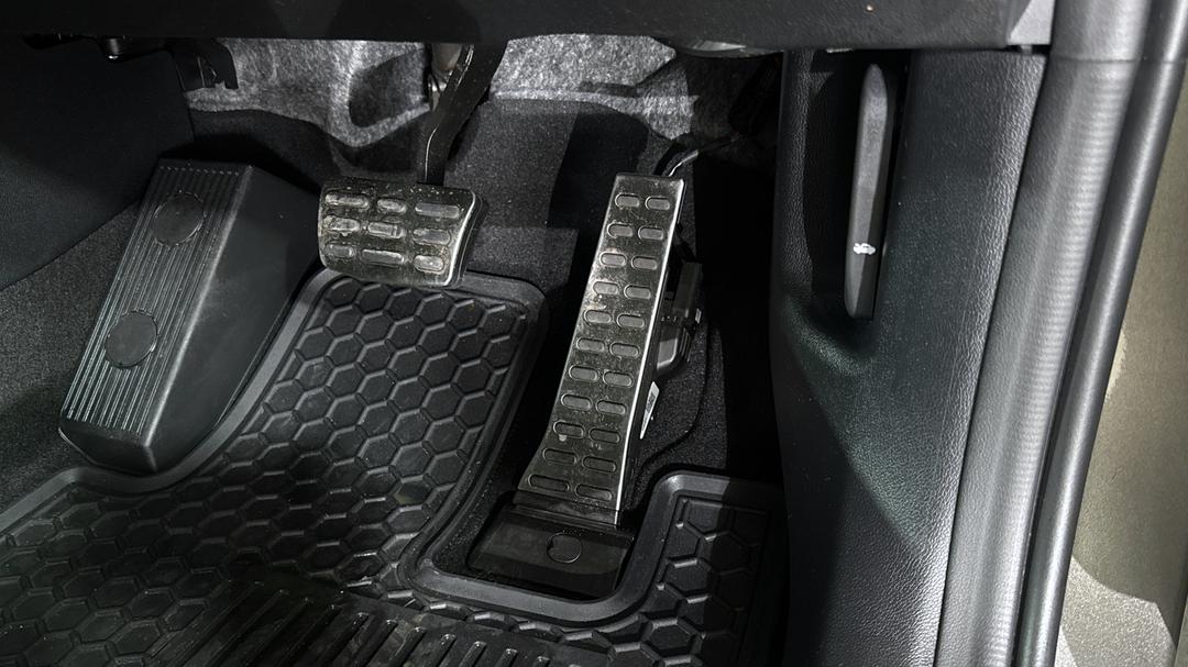 2024 Kia Sorento Gt-line 7 Seat, Automatic, 8060 km, Pedals and Footmat