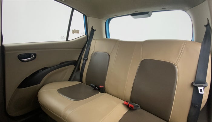2014 Hyundai i10 SPORTZ 1.1, Petrol, Manual, 24,876 km, Right Side Rear Door Cabin