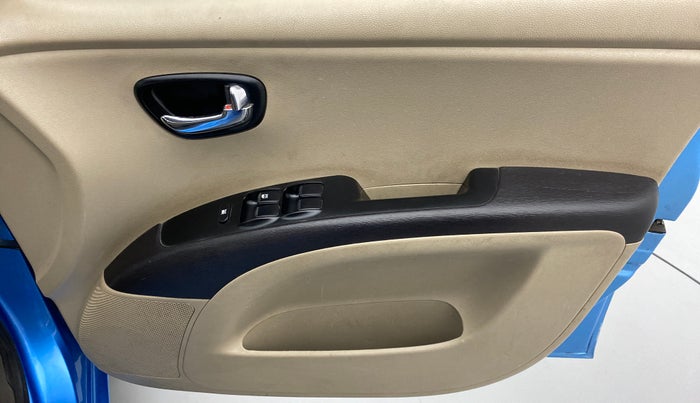 2014 Hyundai i10 SPORTZ 1.1, Petrol, Manual, 24,876 km, Driver Side Door Panels Control